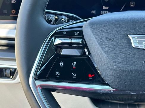 Certified 2026 Cadillac Vistiq Sport w/ LPO, Floor Liner Package image 6