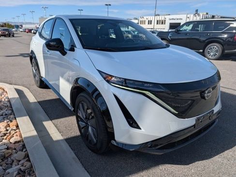 Used 2023 Nissan Ariya AWD image 3