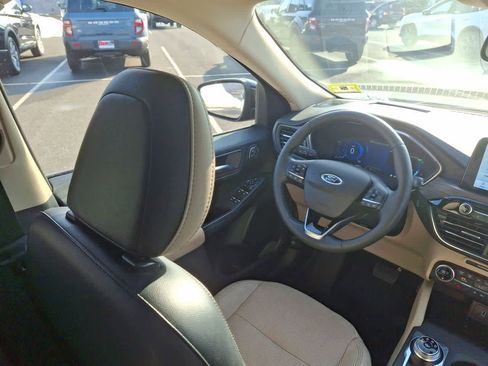 Certified 2020 Ford Escape Titanium w/ Titanium Premium Package 2.0 image 15