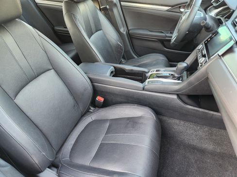 Used 2016 Honda Civic Touring image 7