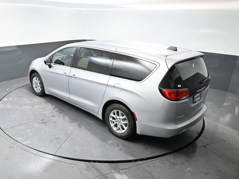 Used 2024 Chrysler Voyager LX image 45