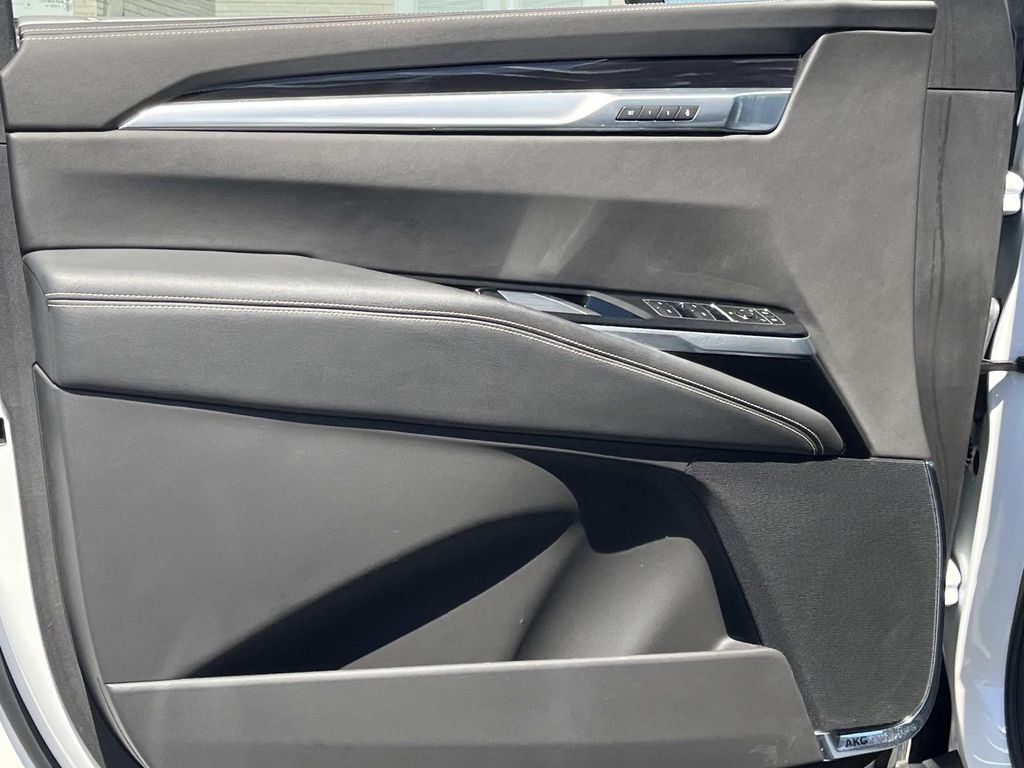 Certified 2025 Cadillac Escalade Sport AWD/4WD image 73