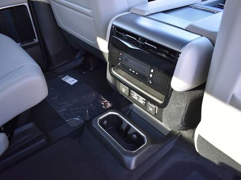 New 2026 Jeep Grand Wagoneer Limited w/ Premium Group II AWD/4WD image 37