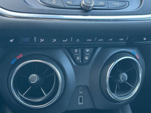 Used 2022 Chevrolet Blazer LT image 20