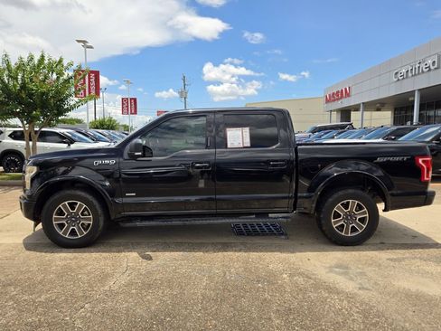 Used 2017 Ford F150 XLT w/ Equipment Group 301A Mid RWD image 9