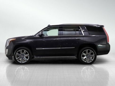 Used 2016 Cadillac Escalade Luxury image 2