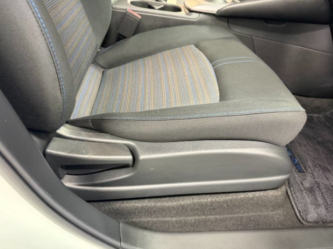 Used 2025 Nissan Leaf S FWD image 31