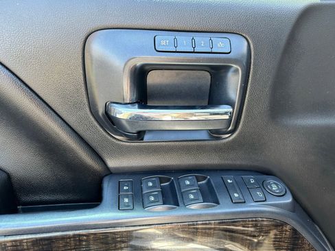 Used 2015 GMC Sierra 2500 Denali w/ Duramax Plus Package AWD/4WD image 10