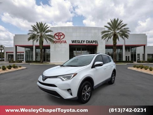 Certified 2018 Toyota RAV4 XLE FWD image 1