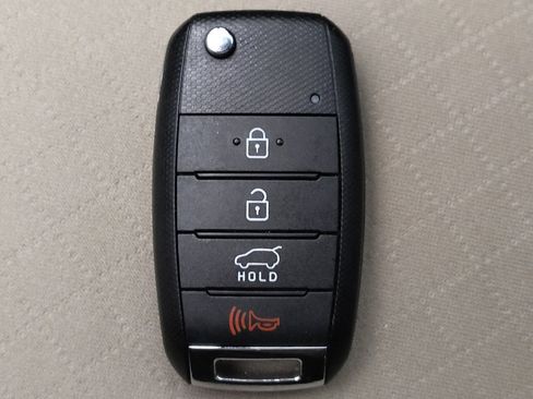 Used 2019 Kia Sorento AWD V6 image 32