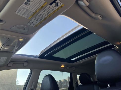 Used 2020 Nissan Rogue SL w/ Premium Package image 20