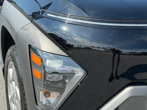 Used 2024 Hyundai Kona SE AWD/4WD image 16