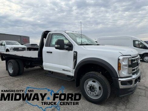 New 2025 Ford F550 4x4 Regular Cab Super Duty image 1