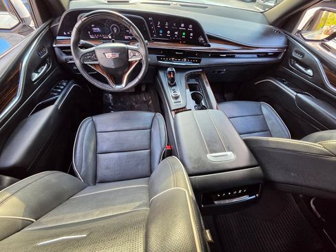 Used 2023 Cadillac Escalade Premium Luxury AWD/4WD image 14