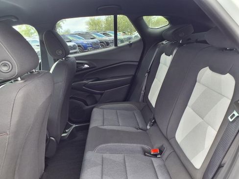Used 2024 Chevrolet Trax RS FWD image 23