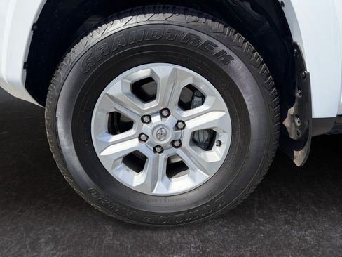 Used 2024 Toyota 4Runner SR5 Premium w/ Moonroof Package RWD image 7