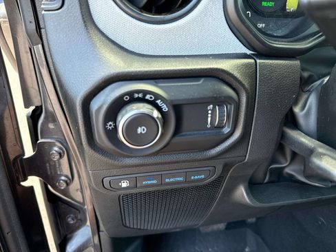 Used 2025 Jeep Wrangler Unlimited Sport S 4xe AWD/4WD image 24