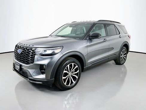 New 2026 Ford Explorer ST-Line image 3