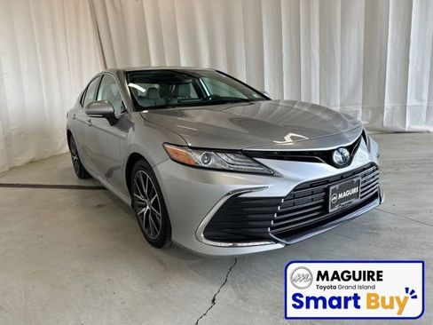 Used 2021 Toyota Camry XLE w/ Navigation Upgrade Package image 28