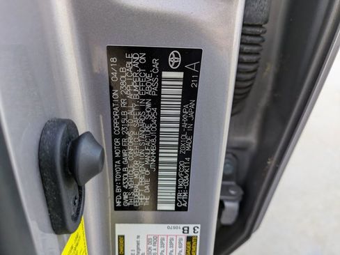 Used 2018 Toyota C-HR XLE image 15