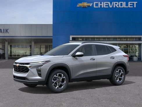 New 2026 Chevrolet Trax LT w/ Sunroof Package FWD image 2