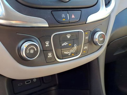 Used 2022 Chevrolet Equinox LT FWD image 16