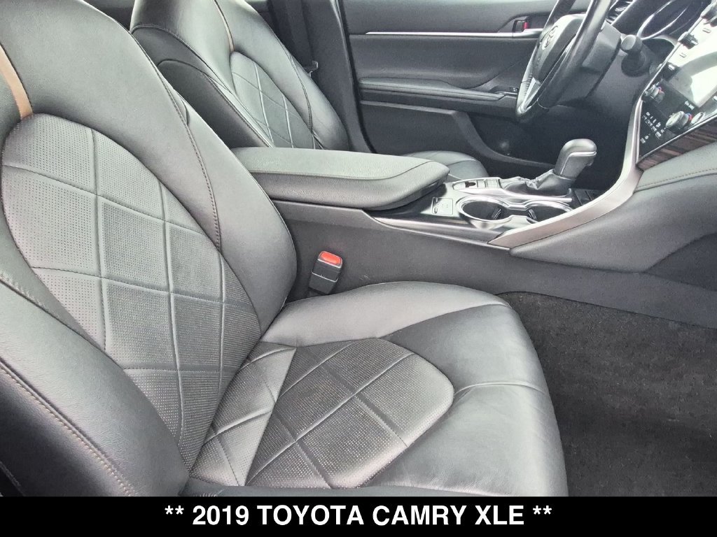 Used 2019 Toyota Camry XLE w/ Navigation Package FWD image 32