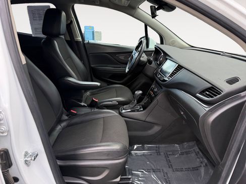 Used 2018 Buick Encore Preferred image 19
