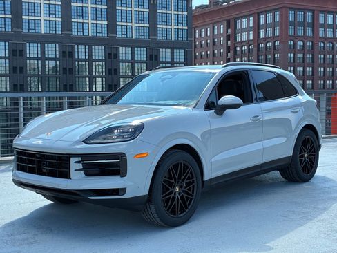 New 2026 Porsche Cayenne AWD/4WD image 1