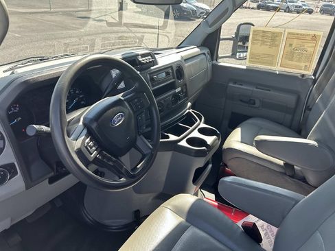 Used 2022 Ford E-350 and Econoline 350 Super Duty RWD image 26