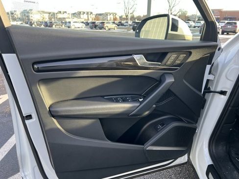 Used 2019 Audi Q5 Prestige w/ Prestige Package image 5