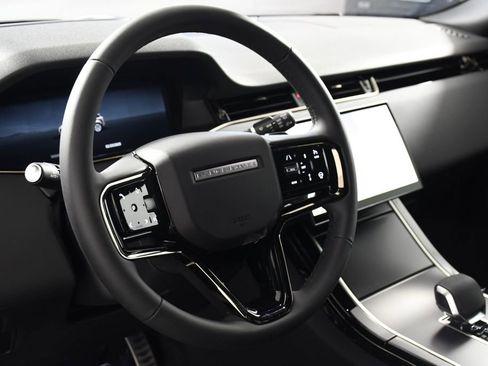 Used 2026 Land Rover Range Rover Evoque Dynamic SE image 13