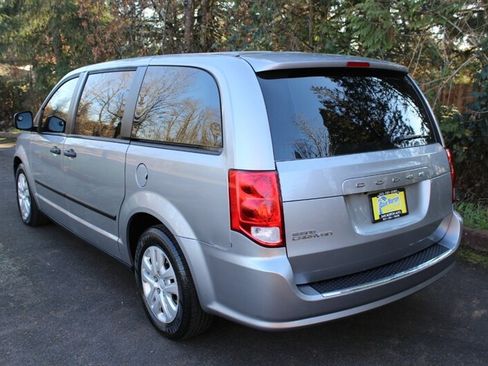 Used 2016 Dodge Grand Caravan American Value Package image 3