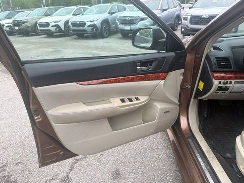 Used 2011 Subaru Legacy 2.5i Limited w/ Popular Equipment Group 2A AWD/4WD image 15