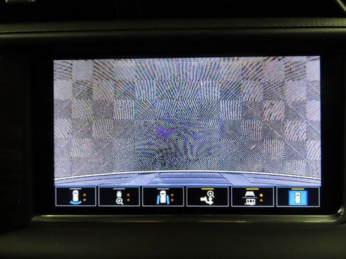 Used 2021 GMC Yukon XL Denali w/ Denali Premium Package image 17