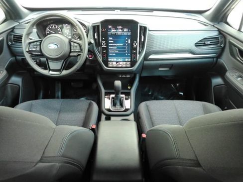 Used 2025 Subaru Forester Premium AWD/4WD image 2