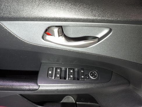 Used 2021 Kia Forte LXS FWD image 8