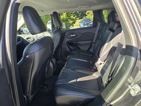 Used 2023 Jeep Cherokee Altitude Lux image 12