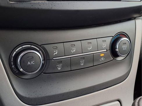 Used 2015 Nissan Sentra SV image 10