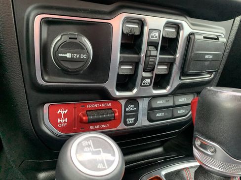 Used 2021 Jeep Wrangler Unlimited Rubicon AWD/4WD image 16