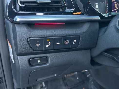 Used 2022 Kia Niro LXS w/ Digital Cluster Package image 22