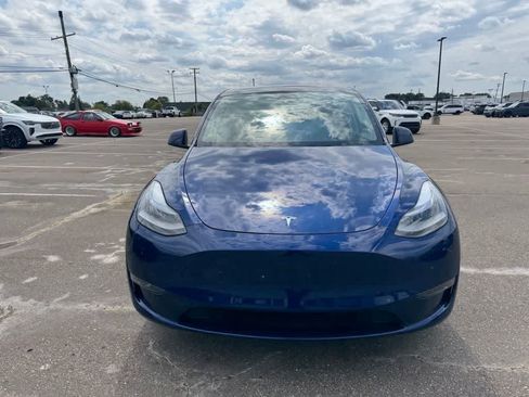 Used 2024 Tesla Model Y Long Range AWD/4WD image 2