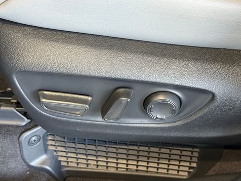 Used 2025 Toyota Sienna XLE w/ XLE Plus Package image 22