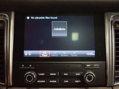 Used 2018 Porsche Macan S image 25