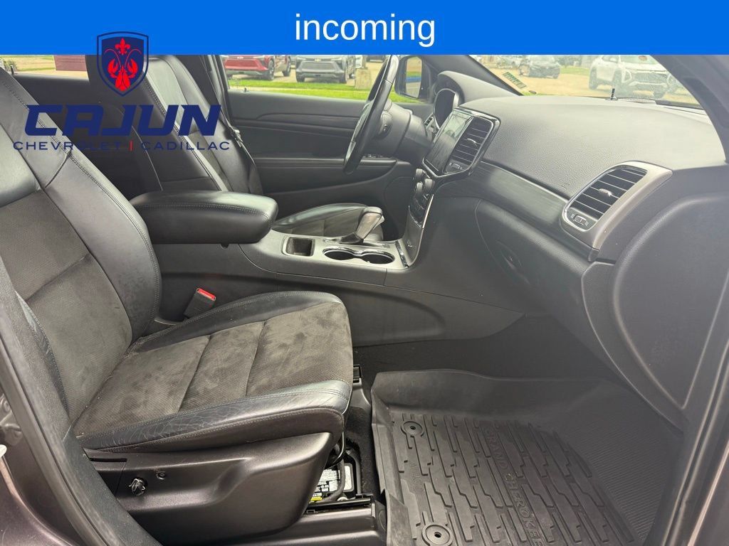 Used 2020 Jeep Grand Cherokee Laredo w/ Laredo X Package RWD image 18