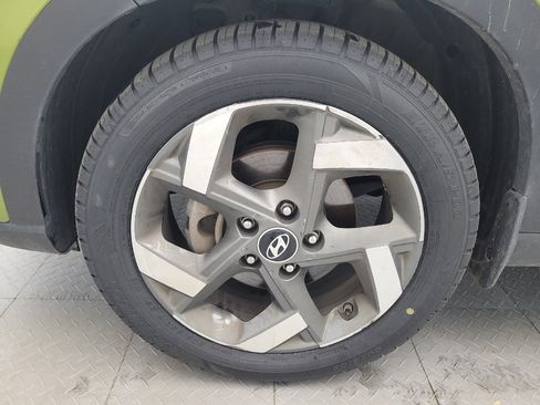 Used 2022 Hyundai Venue SEL FWD image 31