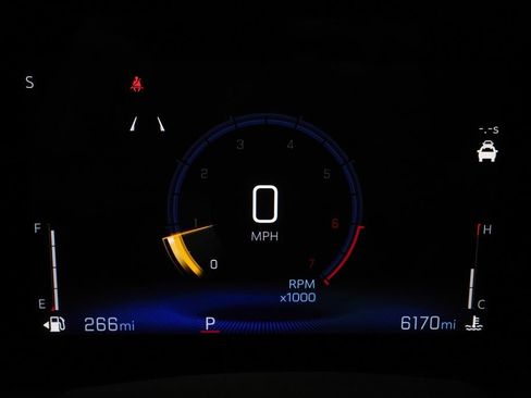 Used 2024 Chevrolet Trax LT w/ Sunroof Package FWD image 26