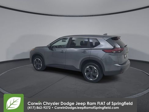 Used 2025 Nissan Rogue SV FWD image 10