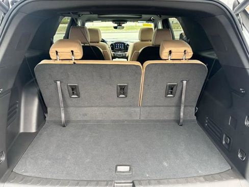 Used 2023 Chevrolet Traverse Premier image 9