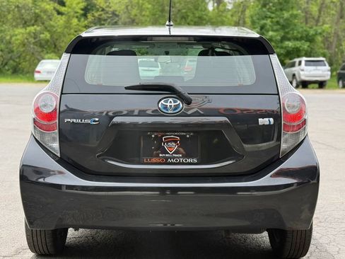 Used 2014 Toyota Prius C One FWD image 5